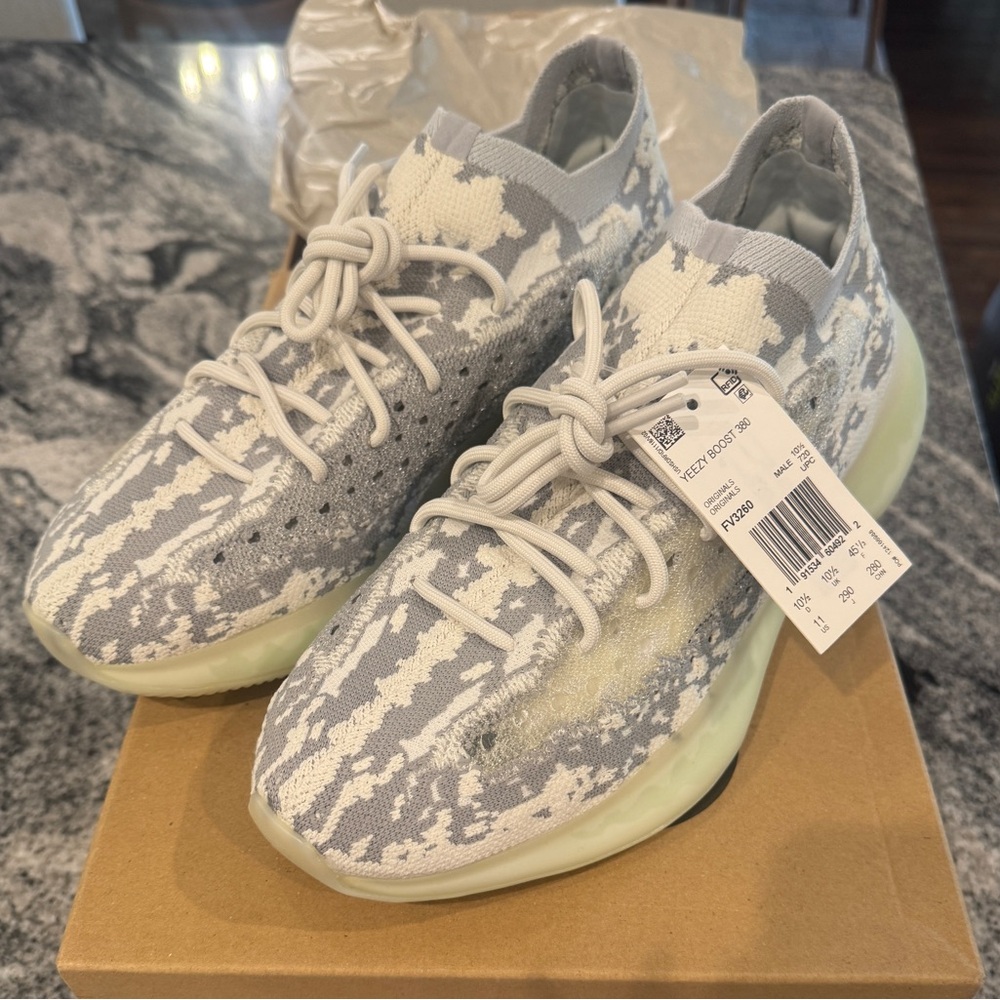 Adidas Yeezy Boost 380 Alien Size 11